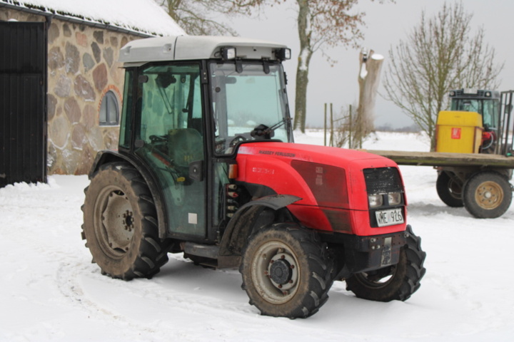 1470707-4 Traktor Massey Ferguson 3435GE 2004 (2481 h)