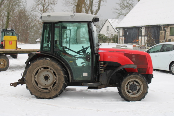 1470707-5 Traktor Massey Ferguson 3435GE 2004 (2481 h)