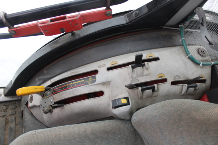 1470707-36 Traktor Massey Ferguson 3435GE 2004 (2481 h)