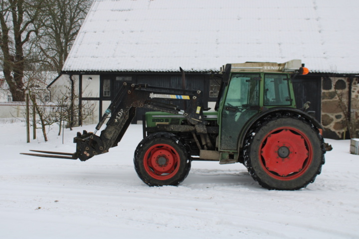 1470706-2 Traktor med frontlastare Fendt 280S 2003 (6710 h)