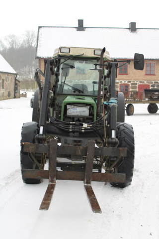 1470706-3 Traktor med frontlastare Fendt 280S 2003 (6710 h)