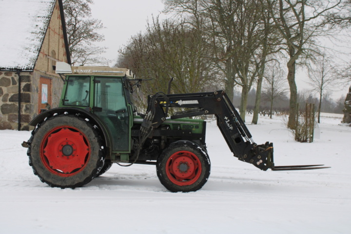 1470706-5 Traktor med frontlastare Fendt 280S 2003 (6710 h)