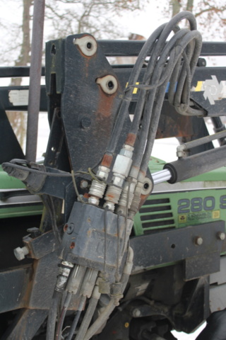 1470706-28 Traktor med frontlastare Fendt 280S 2003 (6710 h)