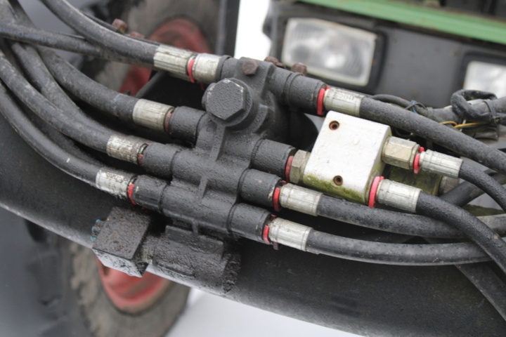 1470706-32 Traktor med frontlastare Fendt 280S 2003 (6710 h)