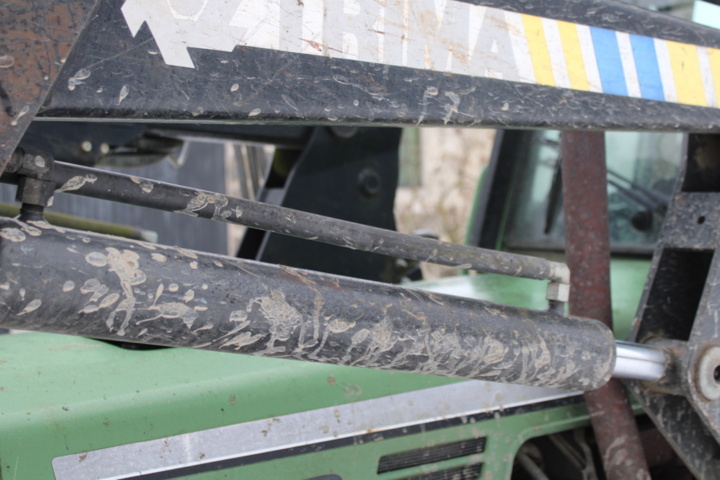 1470706-33 Traktor med frontlastare Fendt 280S 2003 (6710 h)