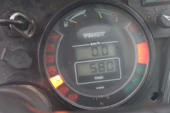 1470706-48 Traktor med frontlastare Fendt 280S 2003 (6710 h)