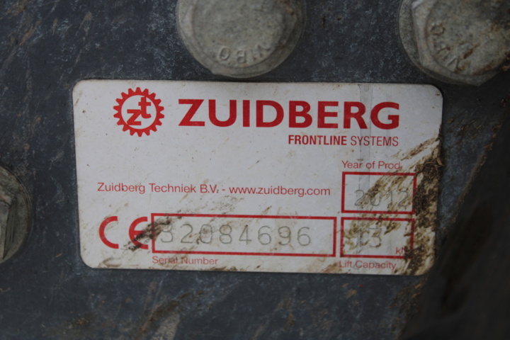 1470708-32 Traktor Massey Ferguson 3640GE 2013 (4164 h)