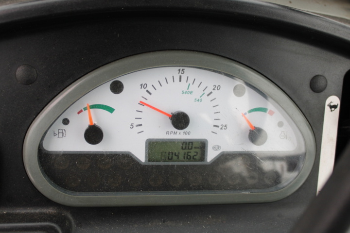 1470708-46 Traktor Massey Ferguson 3640GE 2013 (4164 h)