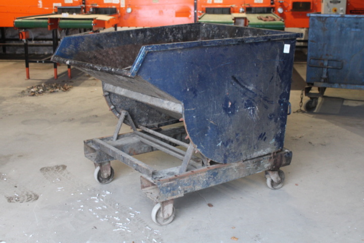 1470710-1 Tippcontainer på hjul