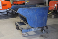 1470711 Tippcontainer på hjul