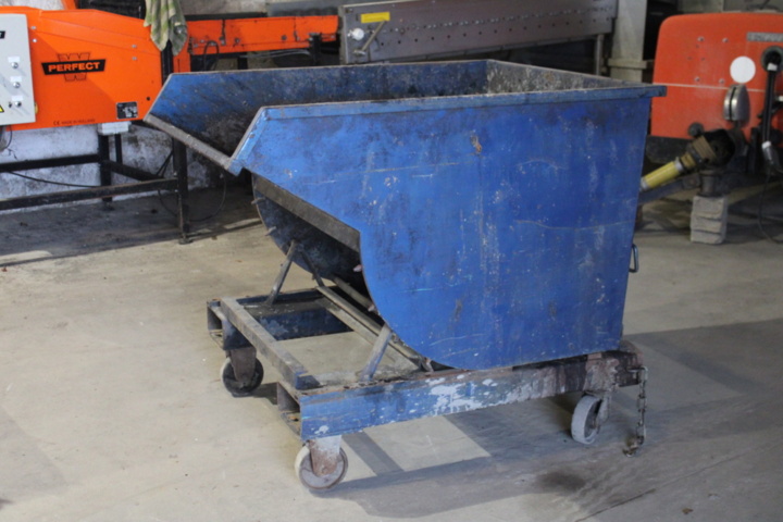 1470711-1 Tippcontainer på hjul