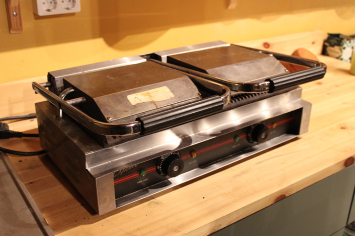 1471196-2 Klämgrill dubbel Exxcent 3,6kW