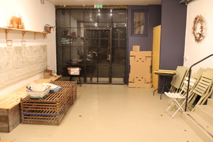 1471202-2 Alla möbler i caféet