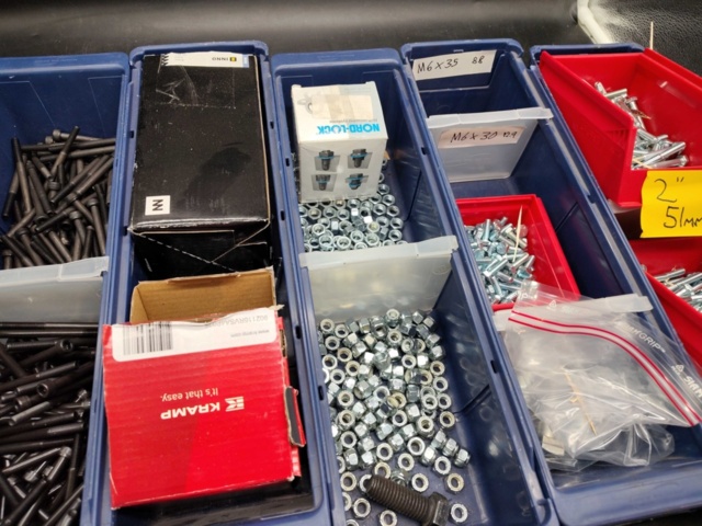 1471035-3 Fästelement - blandat sortiment