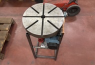 1372880 Rotating welding table with electric motor