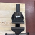 1372884-1 Bench vice with round base