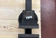 1372884 Bench vice with round base