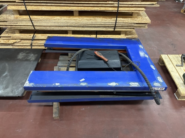 1372889-1 U-lift table - EdmoLift CUB 1000F - 2017