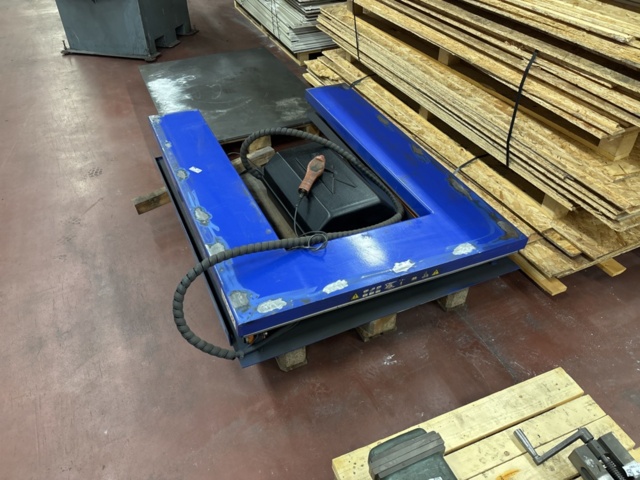 1372889-3 U-lift table - EdmoLift CUB 1000F - 2017