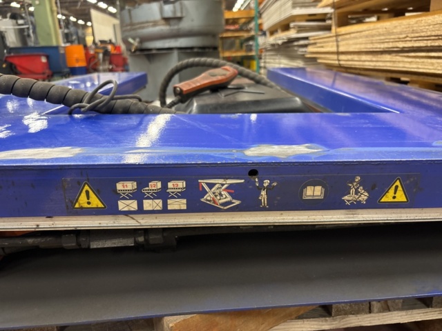 1372889-4 U-lift table - EdmoLift CUB 1000F - 2017