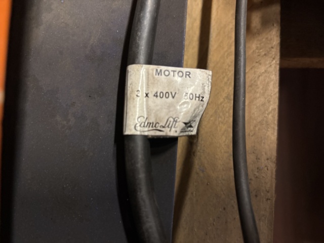 1372889-8 U-lift table - EdmoLift CUB 1000F - 2017