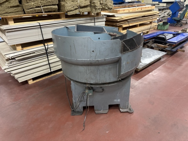 1372890-4 Tumbling machine (vibration degreaser)