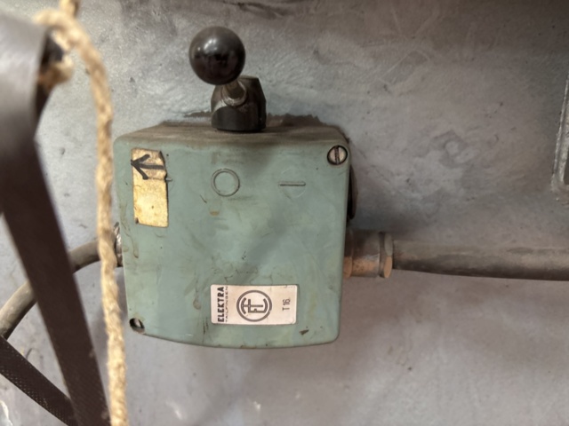 1372890-6 Tumbling machine (vibration degreaser)