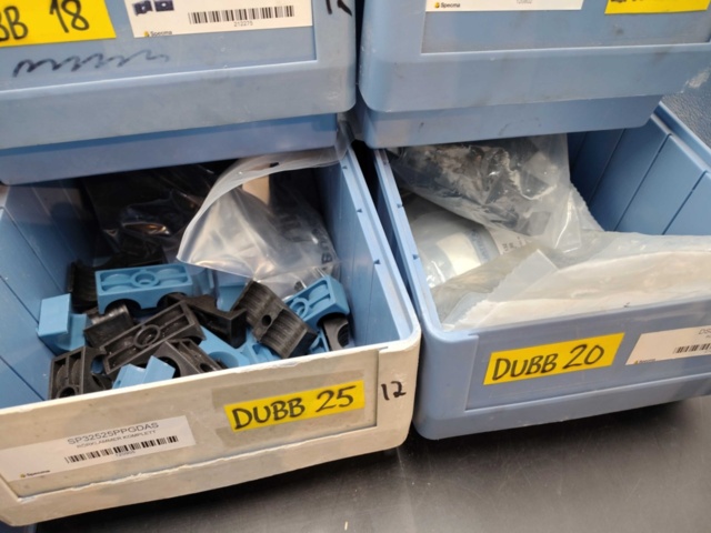 1471053-5 Rörklammer, flera st- Specma, enkel och dubbel