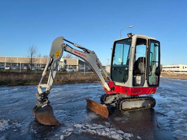 918939-1 Grävmaskin - Takeushi TB216 -2021