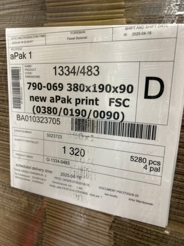 1436273-2 Ca 20 pallar med både vikta och ovikta kartonger inkl palldragare