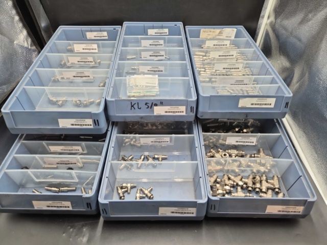 1471065-1 Parti med tryckluftskopplingar – raka, T- och L-kopplingar