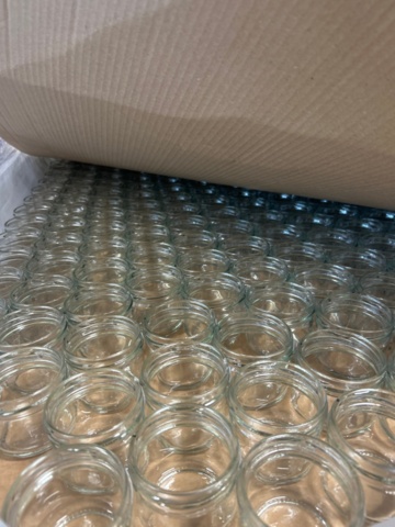 1436283-3 Samling med glasburkar, silikonformar, engångsmaterial och sopkärl