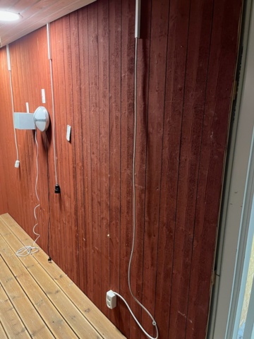 1197495-1 Wooden panels and concrete tiles