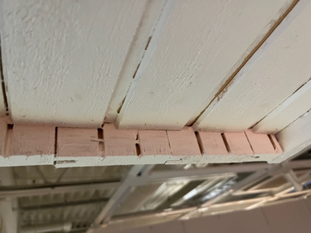 1197495-16 Wooden panels and concrete tiles