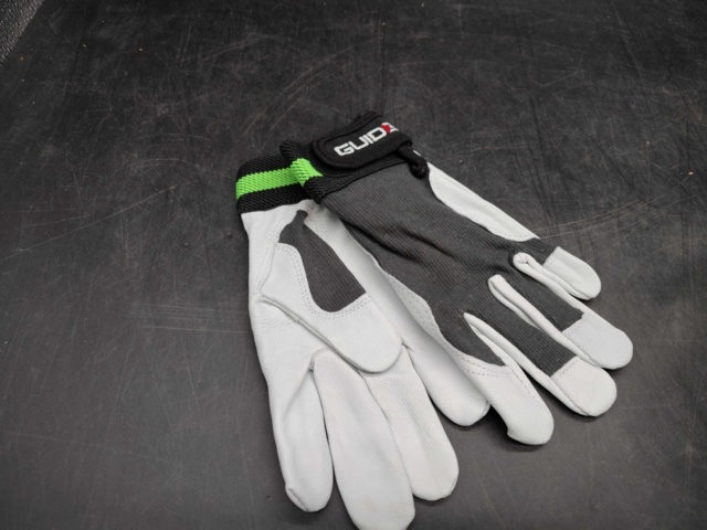 1472346-2 Arbetshandskar, 22 st, Guide, stl 6 – getläder, kardborre, montage