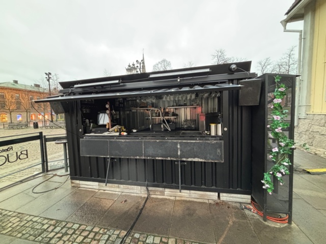 1468990-42 Barcontainer från Foco med invändig utrustning