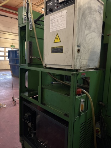 1444841-8 Machining center - Mazak AJV-25/405