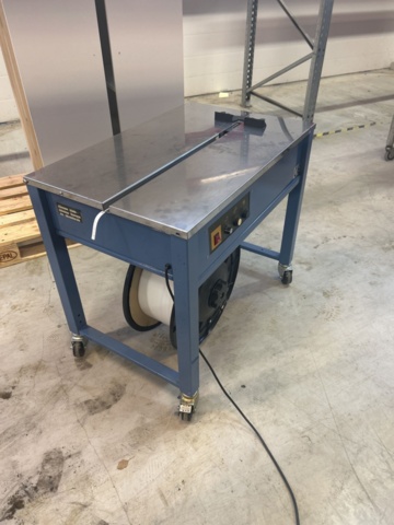 1470181-3 Halvautomatisk bandningsmaskin