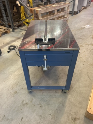 1470181-9 Halvautomatisk bandningsmaskin