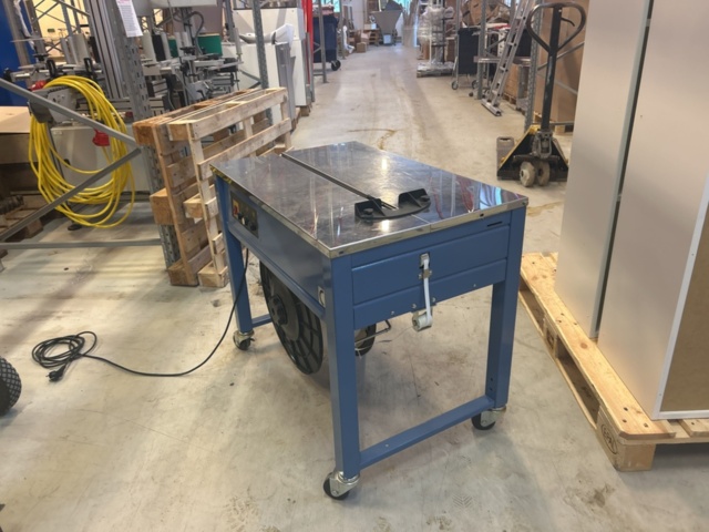 1470181-10 Halvautomatisk bandningsmaskin