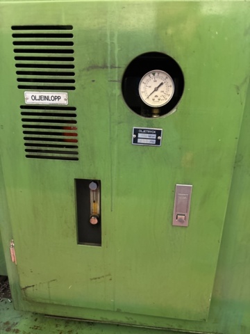 1444845-16 Machining center with chip conveyor and magnetic table – Mazak AJV-35/60