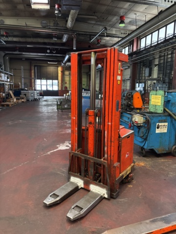 1444860-9 High lift stacker – Max lift height 4150 mm – 600 kg capacity