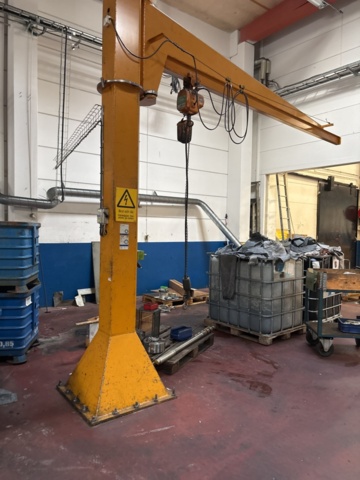 1444877-1 Pelarsvängkran med el-telfer – 250 kg