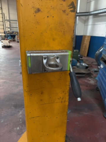 1444877-4 Pelarsvängkran med el-telfer – 250 kg