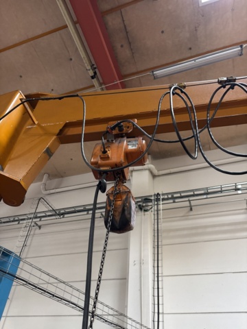 1444877-6 Pelarsvängkran med el-telfer – 250 kg