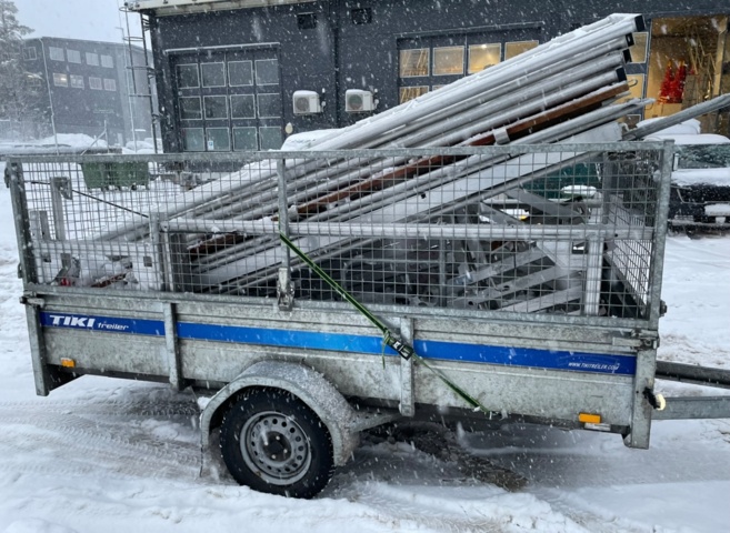 1421706-4 Ställning tak med tillhörande släp