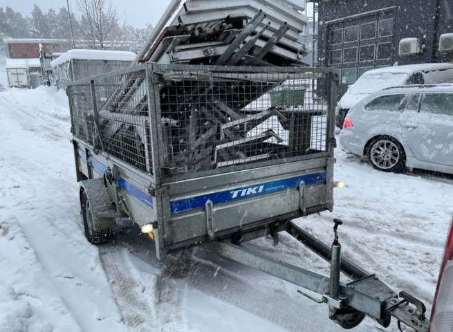 1421706-5 Ställning tak med tillhörande släp