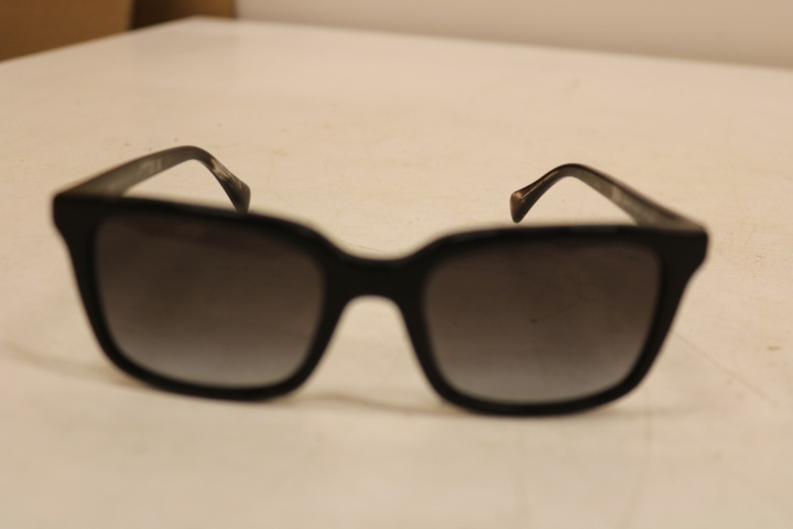 1416748-4 Wristwatch, power bank, sunglasses, etc.