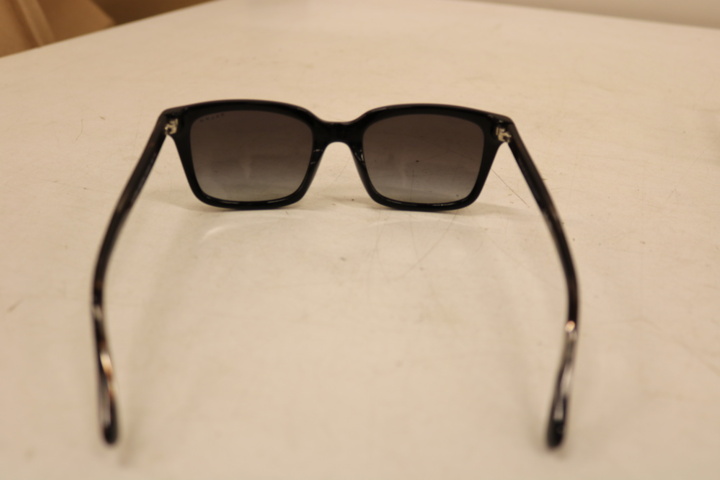 1416748-5 Wristwatch, power bank, sunglasses, etc.