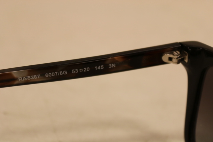 1416748-7 Wristwatch, power bank, sunglasses, etc.